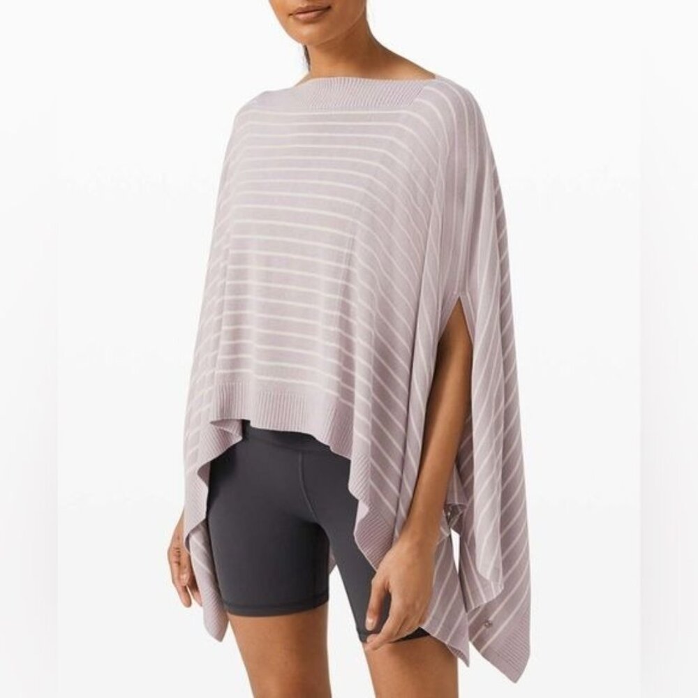 Lululemon Forward‎ Flow Poncho in Iced Iris / Antique White